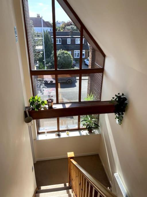 Stylish Contemporary Seaside Holiday Home With 5 Bedrooms, Sea View, Parking And Ev Point Herne Bay Bagian luar foto